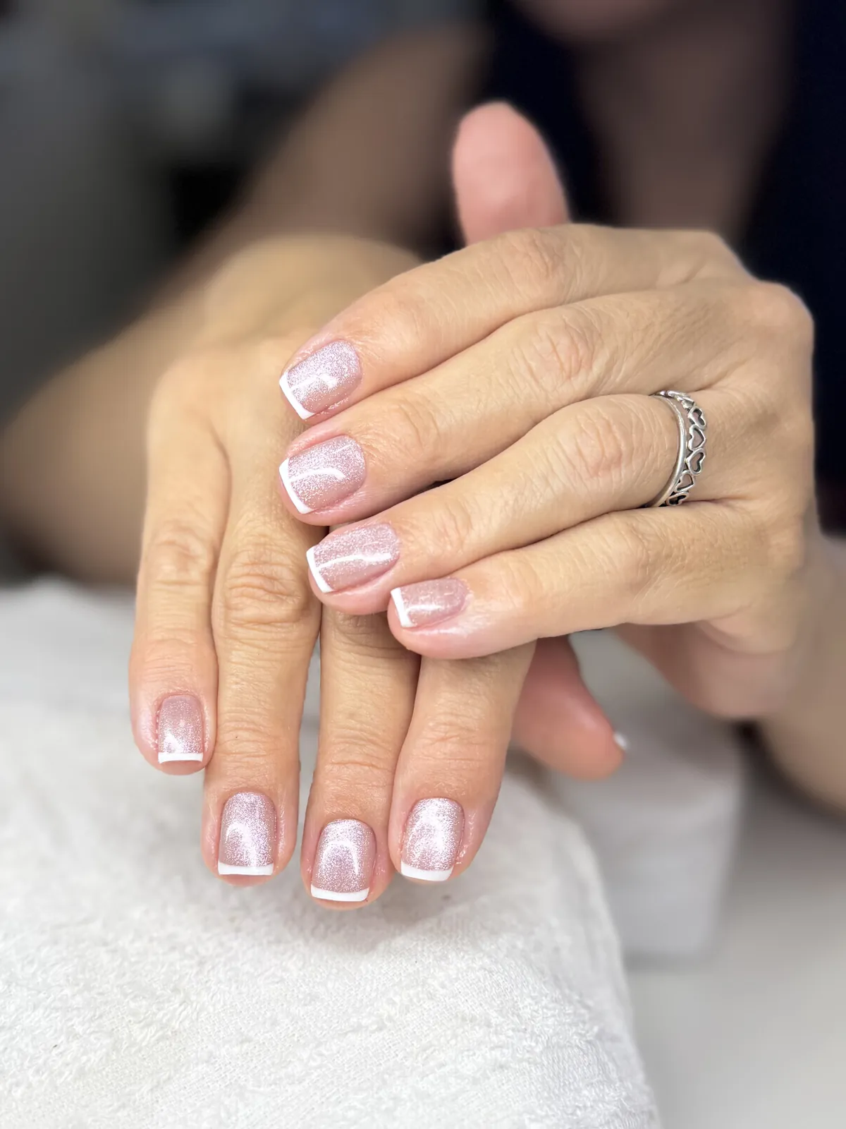 Esmaltação em gel com brilho e francesinha