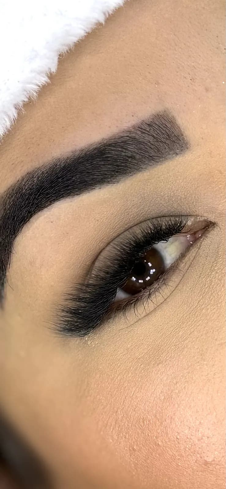 Sobrancelha com henna